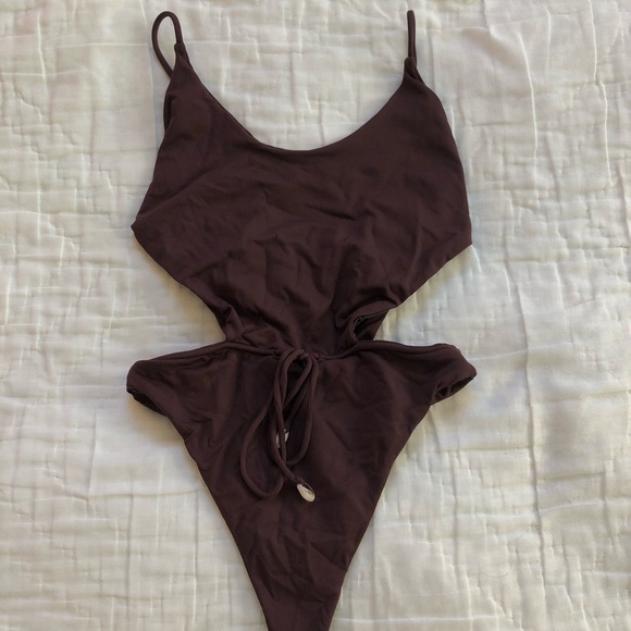 INDAH Cocoa One Piece (with shell string ends) - Picture 1 of 3